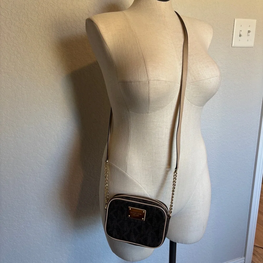 Michael Kors Monogram‎ Camera Crossbody Bag Gold Chain Beige Trim